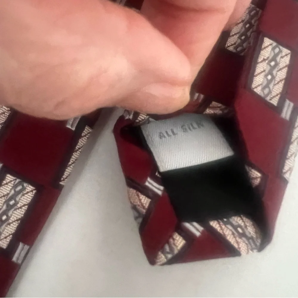 Pierre Cardin Embroidered All Silk‎ Designer Tie Maroon Geometric Retro US-Made